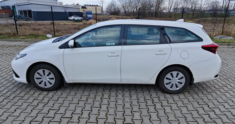 Toyota Auris cena 34000 przebieg: 202000, rok produkcji 2017 z Kraków małe 154